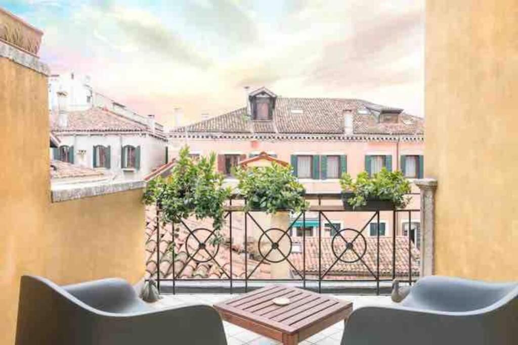 Ca' Pesaro Rooftop Terrace Apartment. Венеция Экстерьер фото