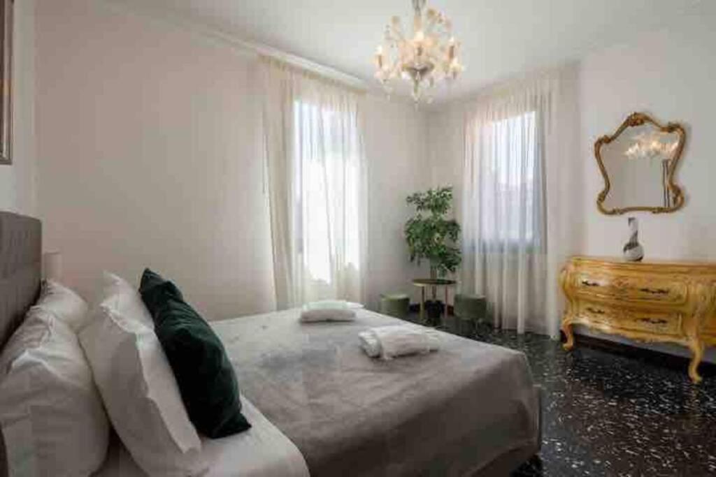 Ca' Pesaro Rooftop Terrace Apartment. Венеция Экстерьер фото